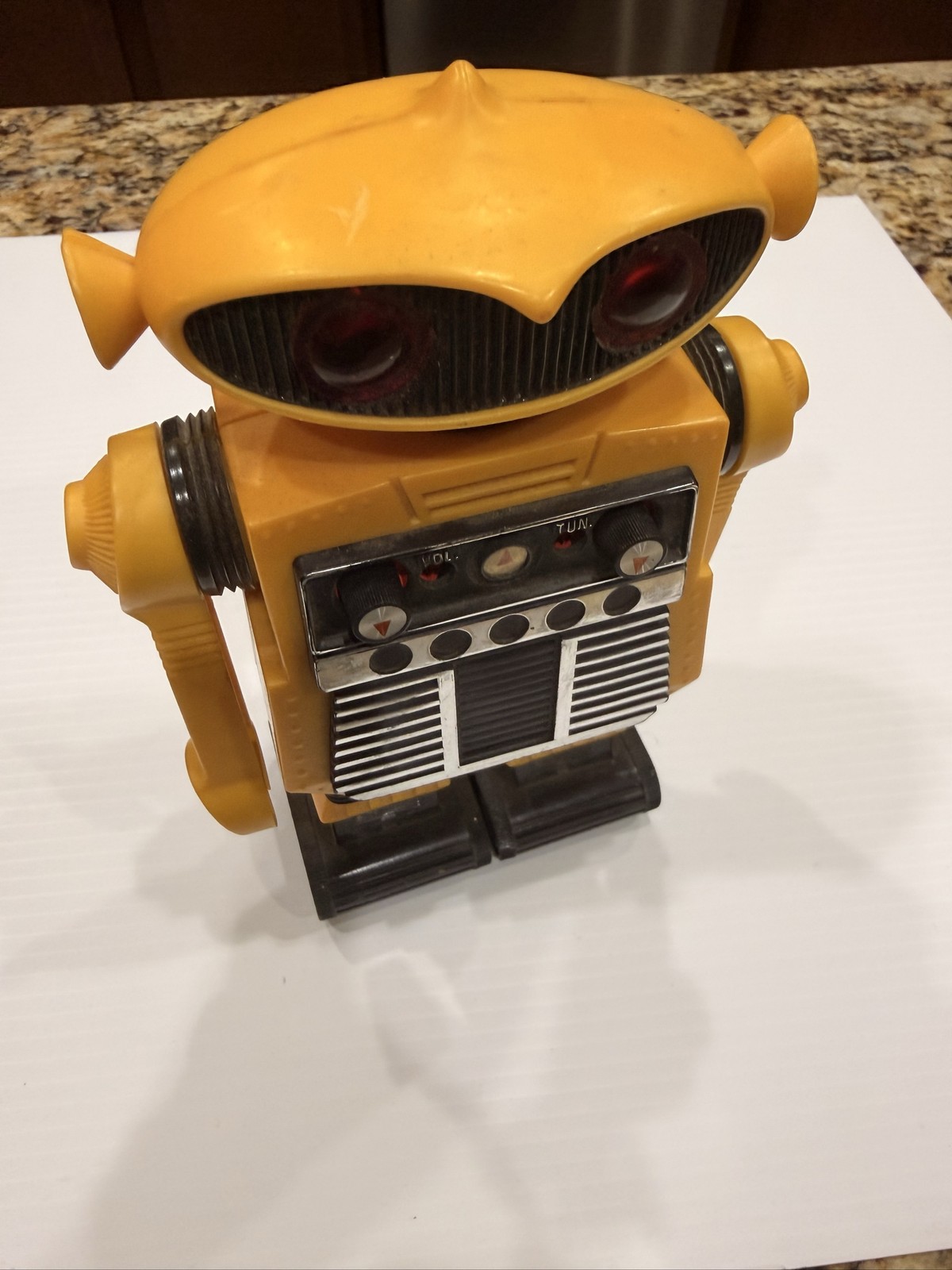 1980s Radio Shack Robie The Robotic Banker Yellow Robot Coin Bank 60-2261