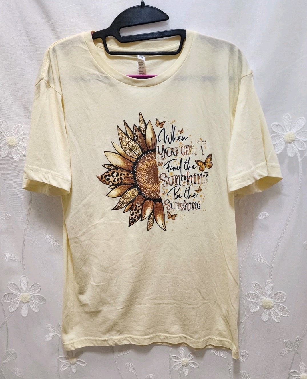 Love In Faith Womens Medium Yellow T-Shirt Sunflower Inspire Boho Religious Sun 