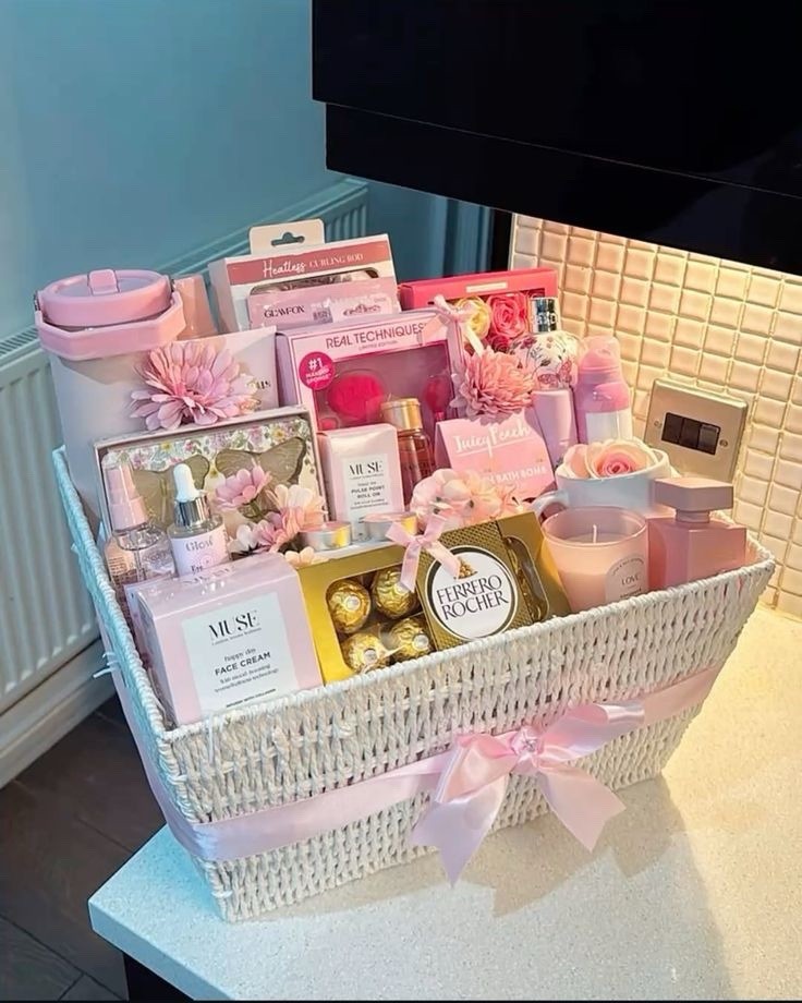 Luxury Personalized Gift Baskets