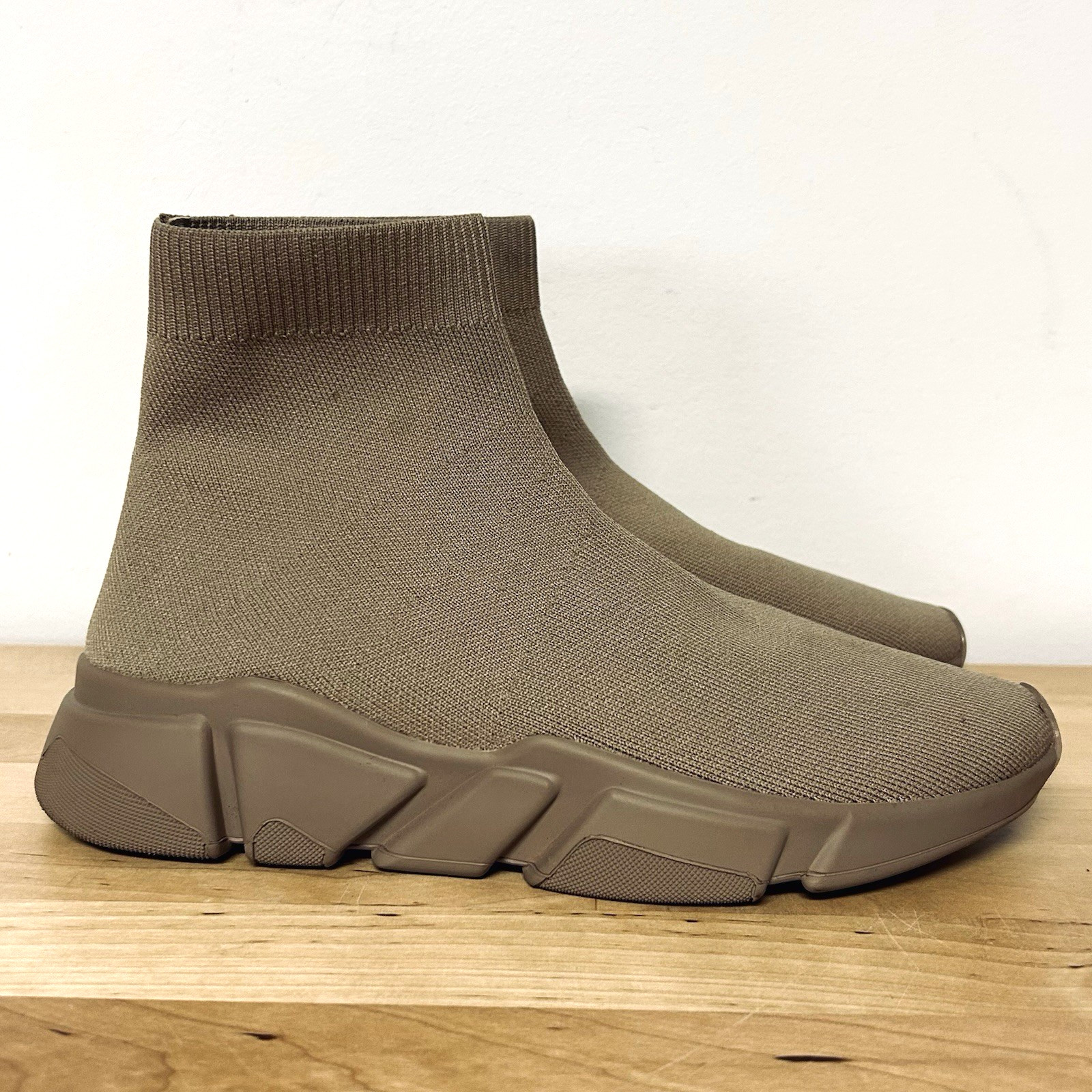 Steve Madden GAMETIME Chunky Sock Booties Sz8M Tan Knit Sneakers Lug Streetwear