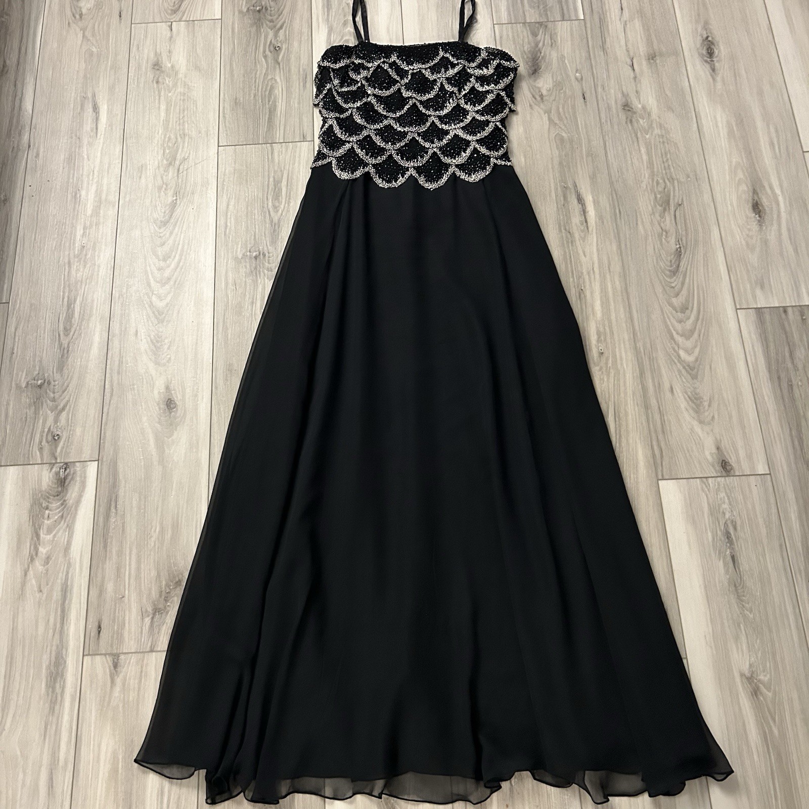 Lillie Rubin 100% Silk Evening Dress Gown Black Silver Tone Beaded Size 8