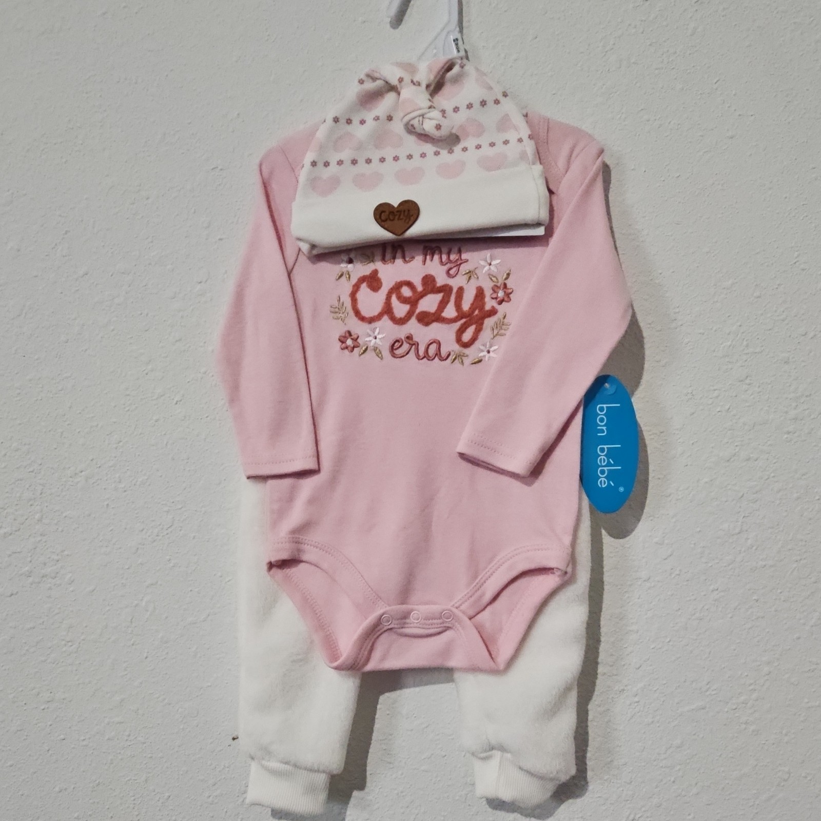 bon bébé 3-Piece Pink/White Layette Set Bodysuit Pants Heart Floral Hat Cozy Era