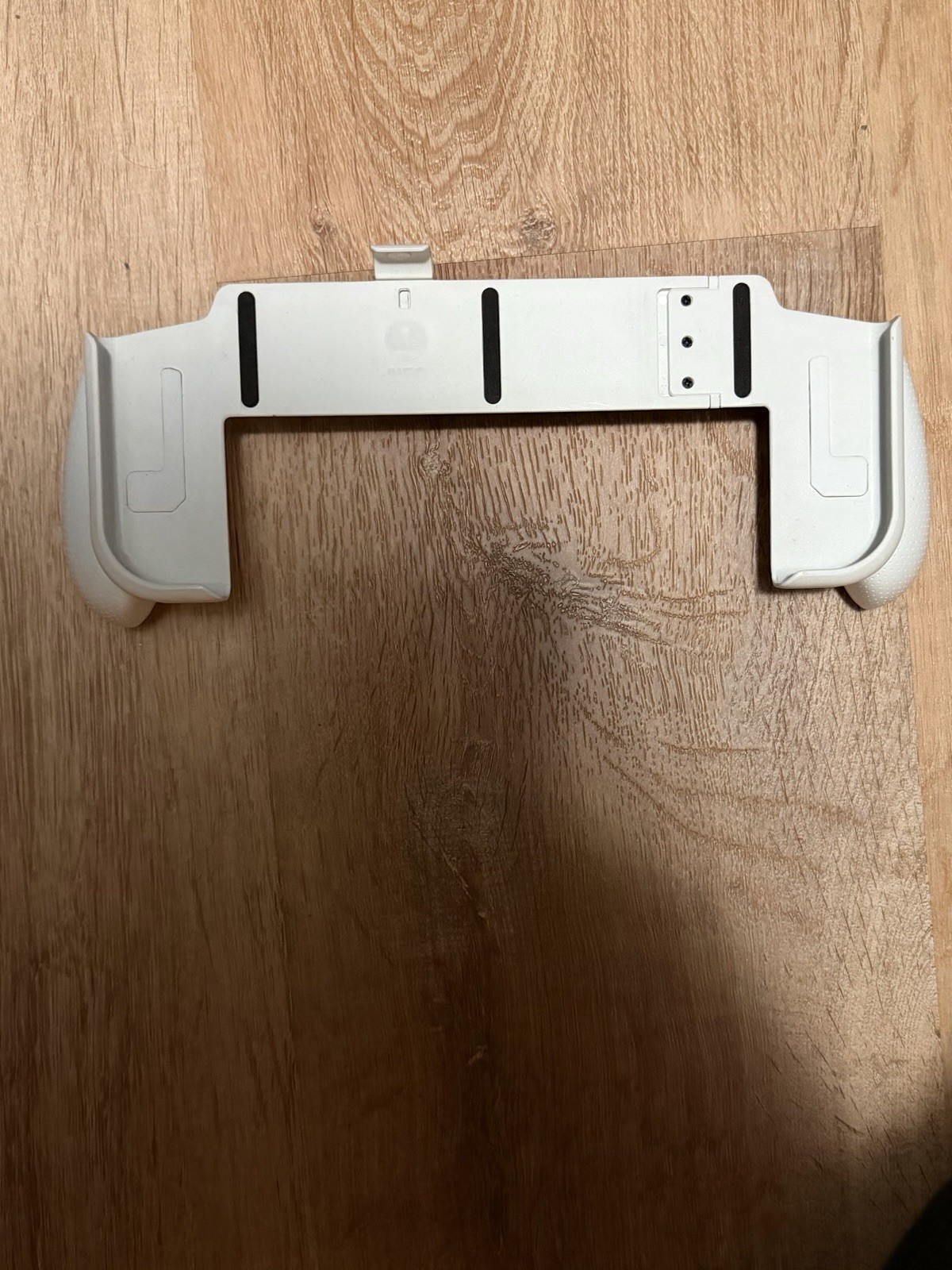 Skull&Co NeoGrip for Nintendo Switch Gaming Accessory White