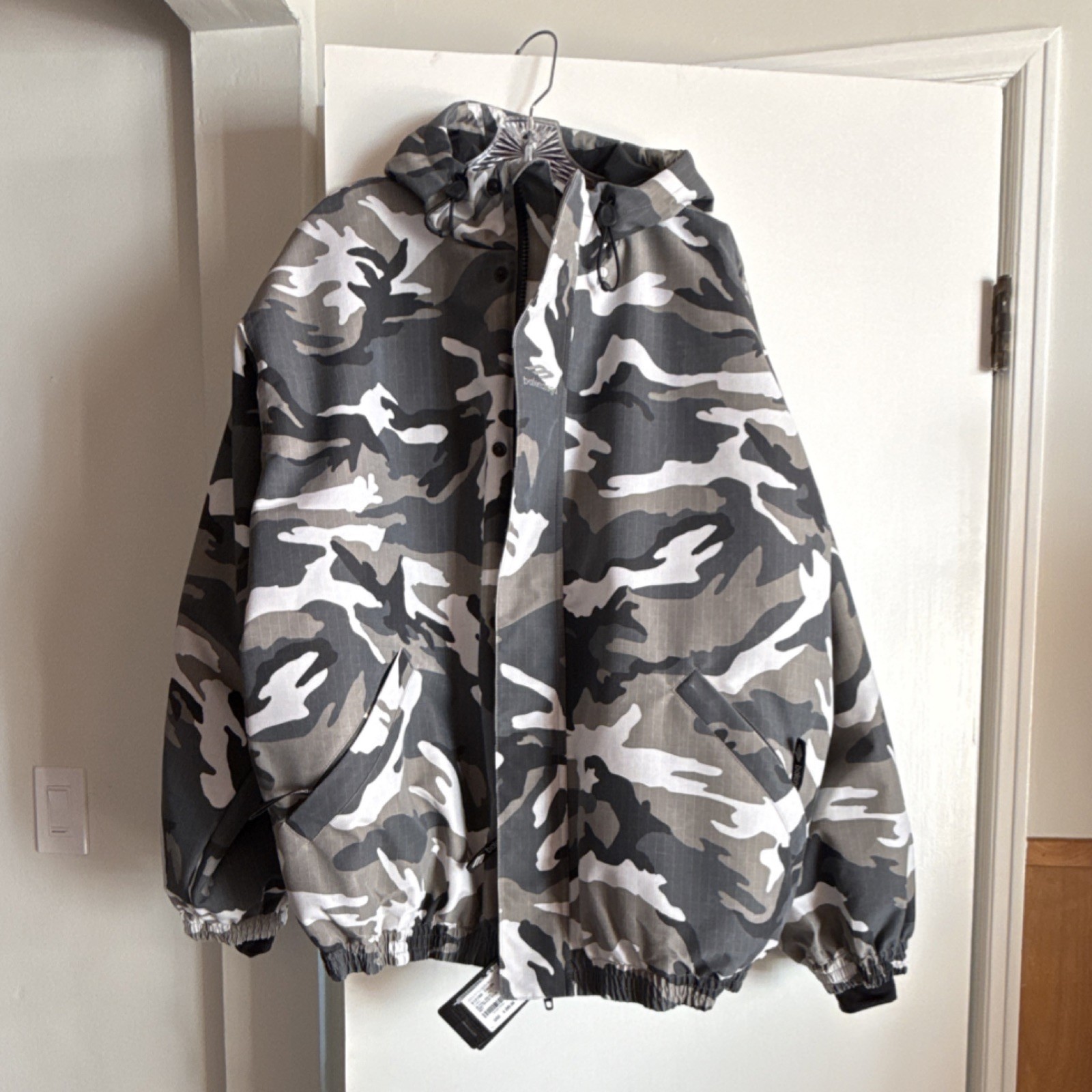 Balenciaga Camouflage Hooded Jacket  ski Parka Gray White Black 44 TRI08