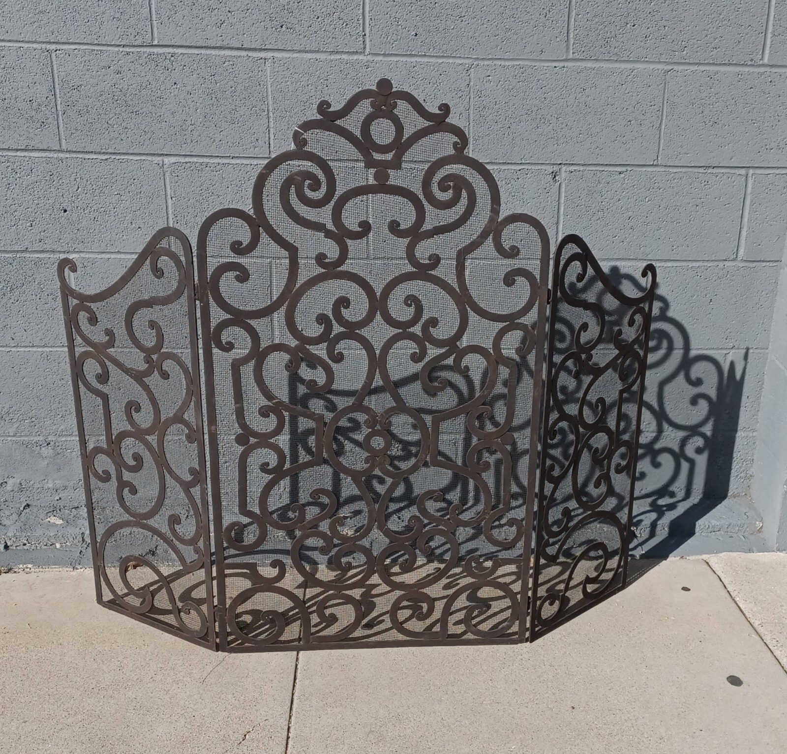 BARCELONA SCROLL DESIGN FIREPLACE SCREEN - AGED OLD WORLD PATINA - WIRE MESH