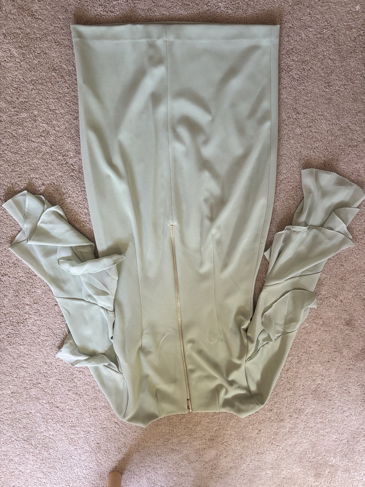Calvin Klein Light Green Chiffon Sheath Dress Ruffle Bell Sleeve Size 6