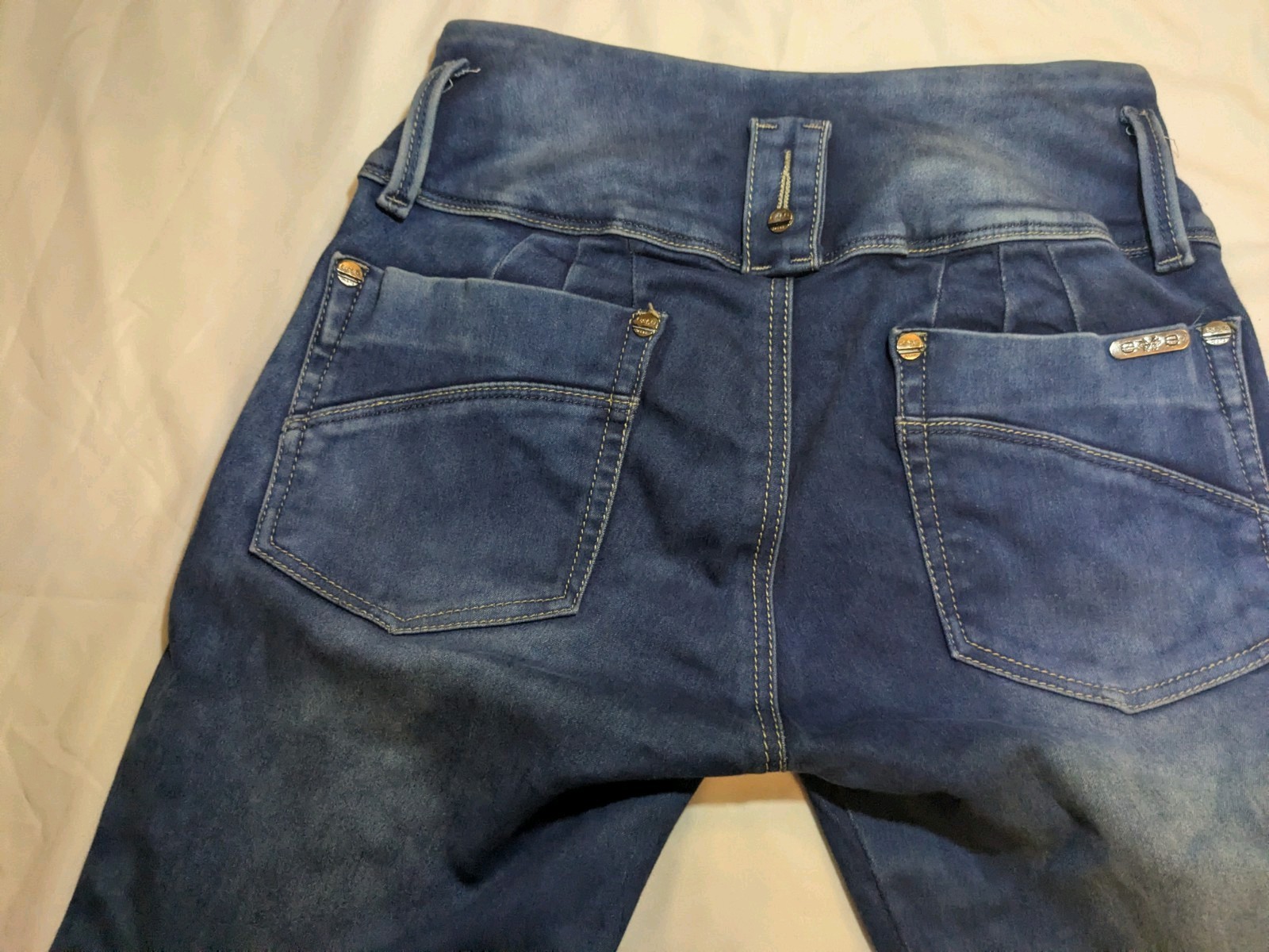 Eve&ISI jeans RareY2K Push Up Jeans – no size tag – Blue Wash – Distressed Look