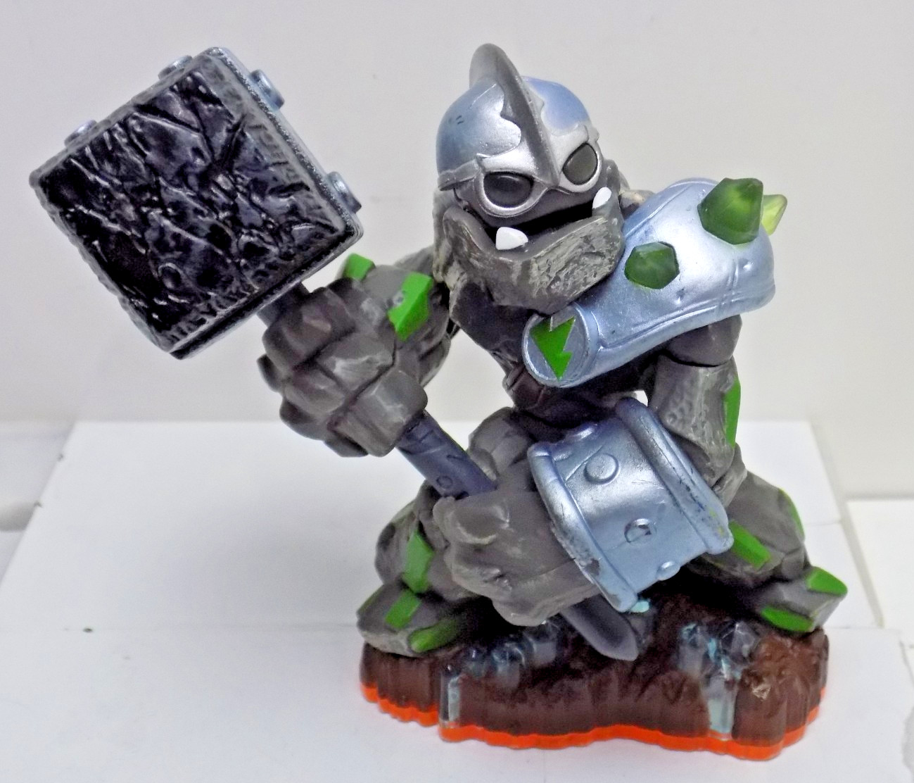 2012 ACTIVISON INTERACTIVE GAME FIGURE FROM SKYLANDERS GIANTS -GRANITE CRUSHER