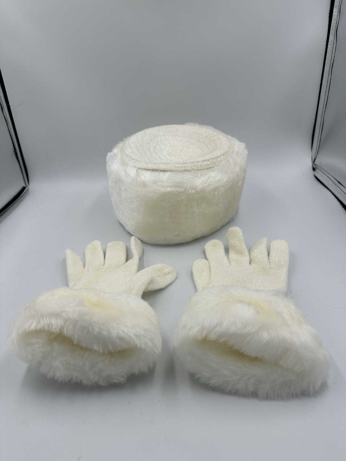 Betmar New York Ivory Faux Fur Hat & Gloves Set NWT Winter Luxury 