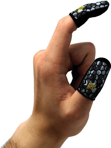 Mobile Gaming Accessory: MGC ClawSocks Carbon Fiber Finger Sleeves - Geo Camo [N