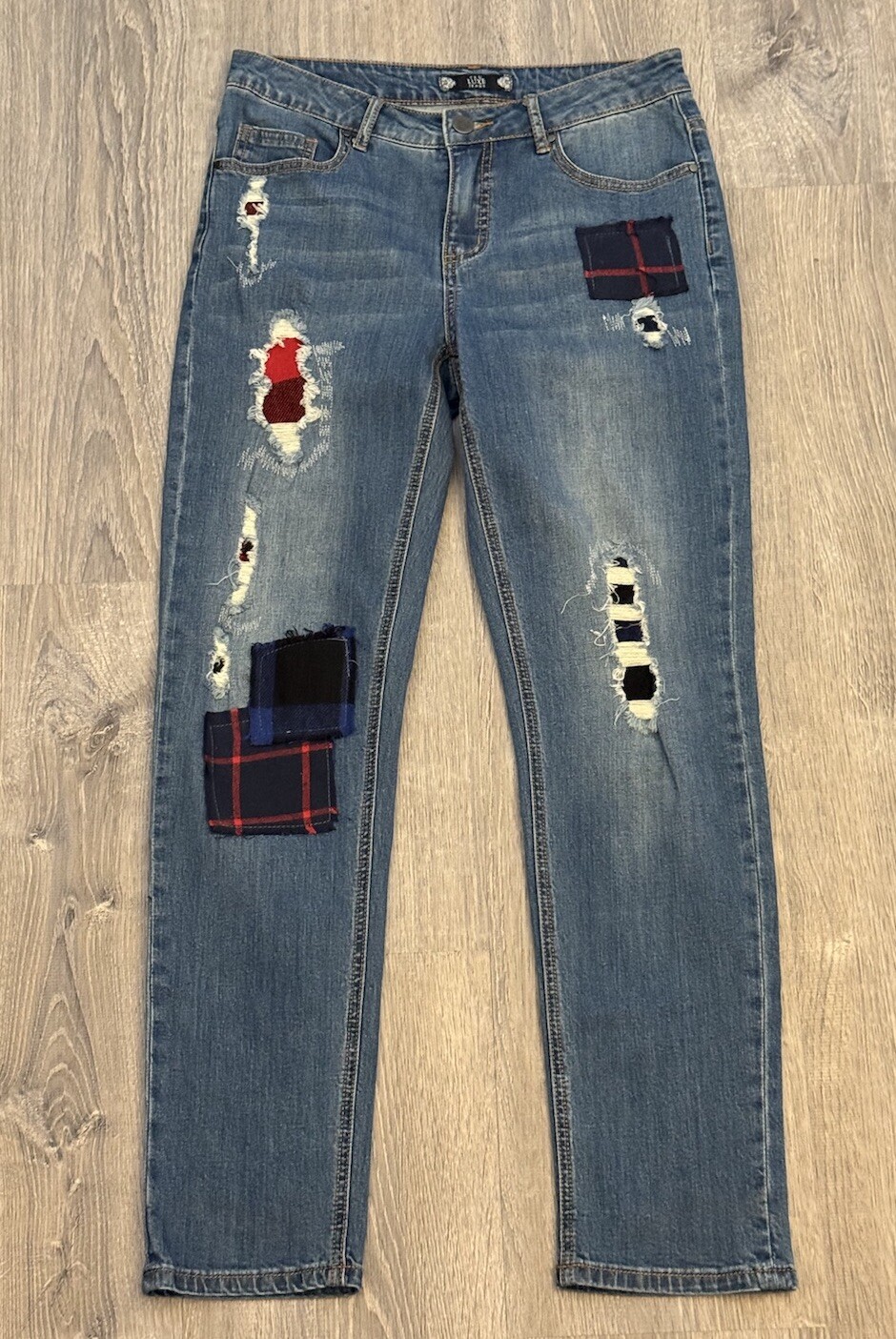 Tru Luxe Mom Jeans Patchwork Distressed Light Wash Denim Women’s 27/4