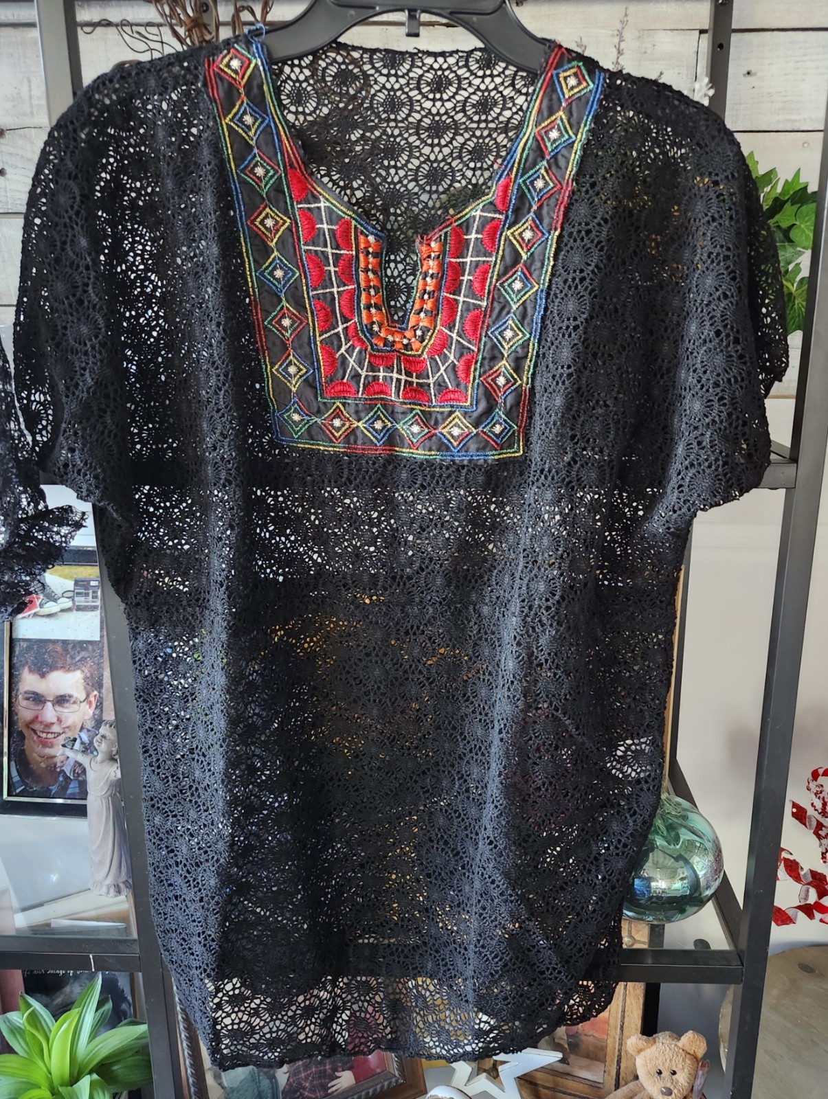 Black Lace Blouce From The Brand Stylish Short Sleeve And Multicolor Embroidery