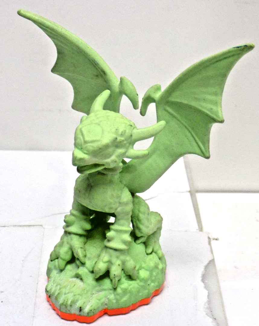 ACTIVISON 2012 INTERACTIVE GAME FIGURE FROM SKYLANDERS - GLOW-IN-DARK-CYNDER