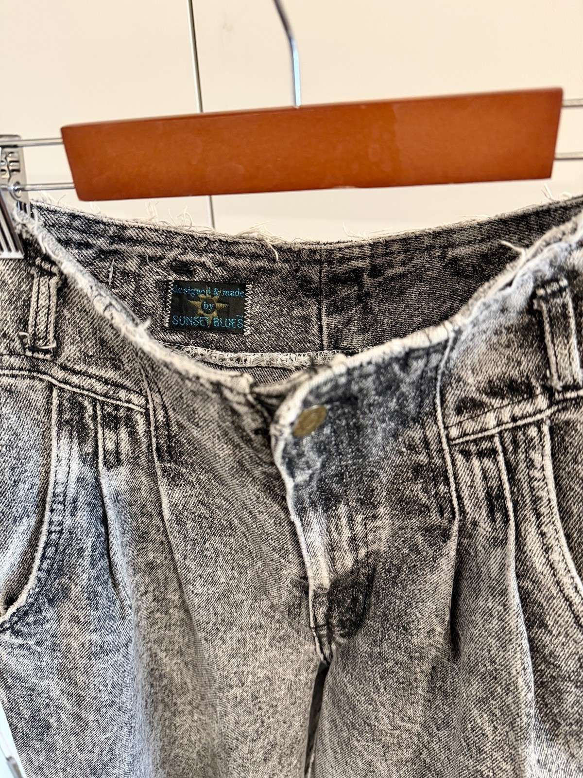 Vintage 80s Acid Wash Mom Jeans 24 25 Waist High Rise Tapered Gray Denim Sunset