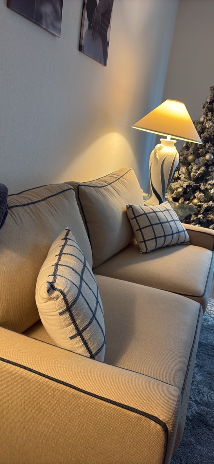 ethan allen sofa couch with lamps and coffee tables