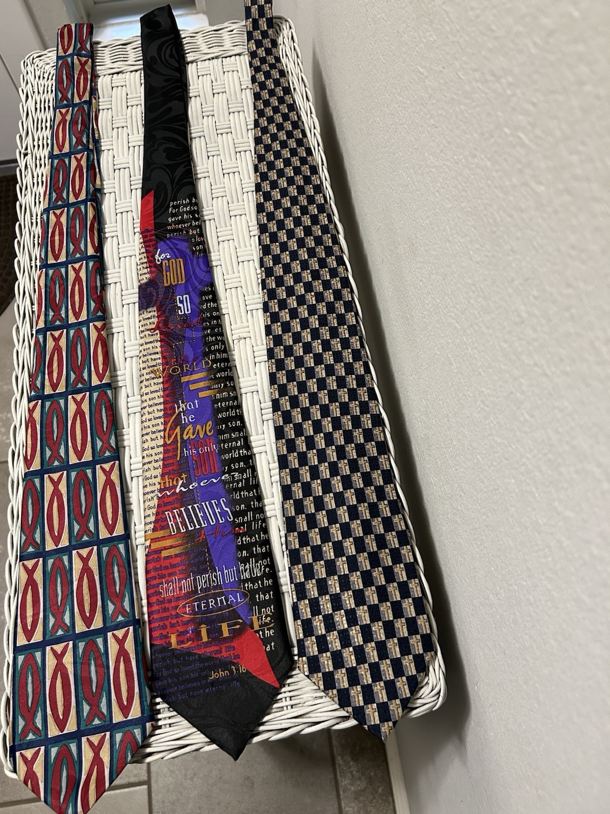 Men’s Ties/1 Set Of 3 Inspirational Themed Ties (1 Silk And 2 Polyester)