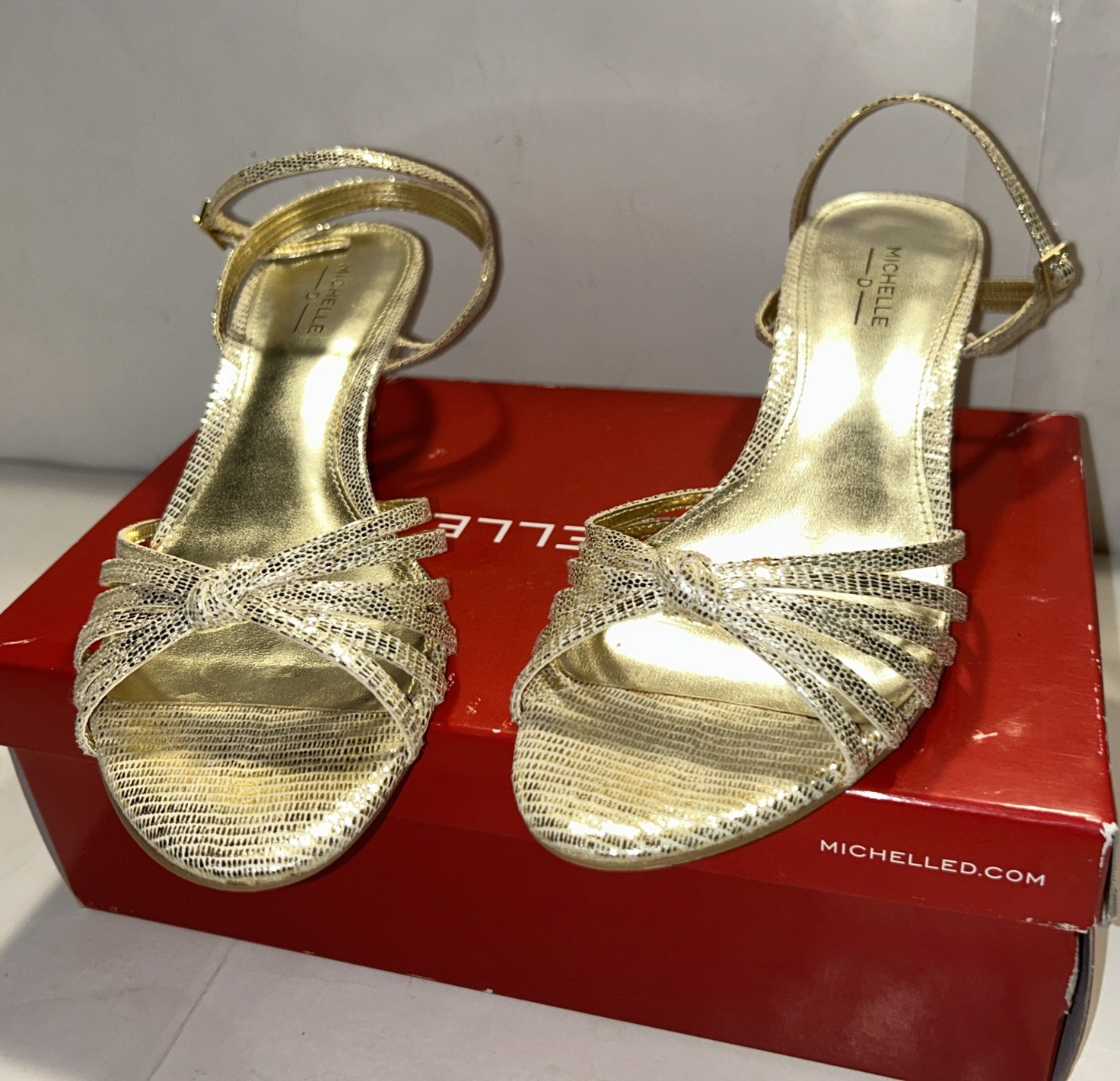 Michelle D Heels Gold Women’s Sz 8.5M New