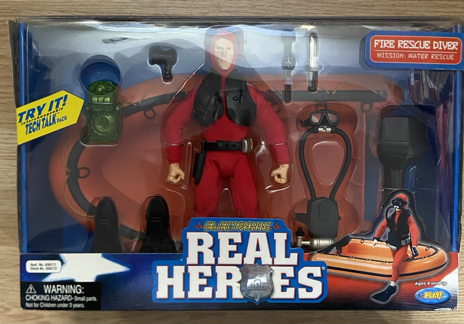 2001 Re:play! Electronic Real Heroes Fire Rescue Diver with Tech Talk Pack New