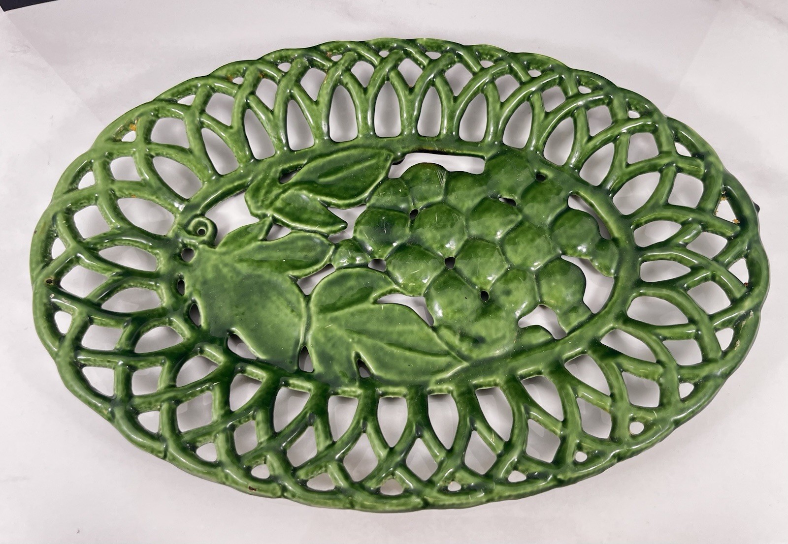 Vintage Cast Iron Enamel Oval Green Fruit Kitchen Trivet 11.5” X 8 “ Wall Art
