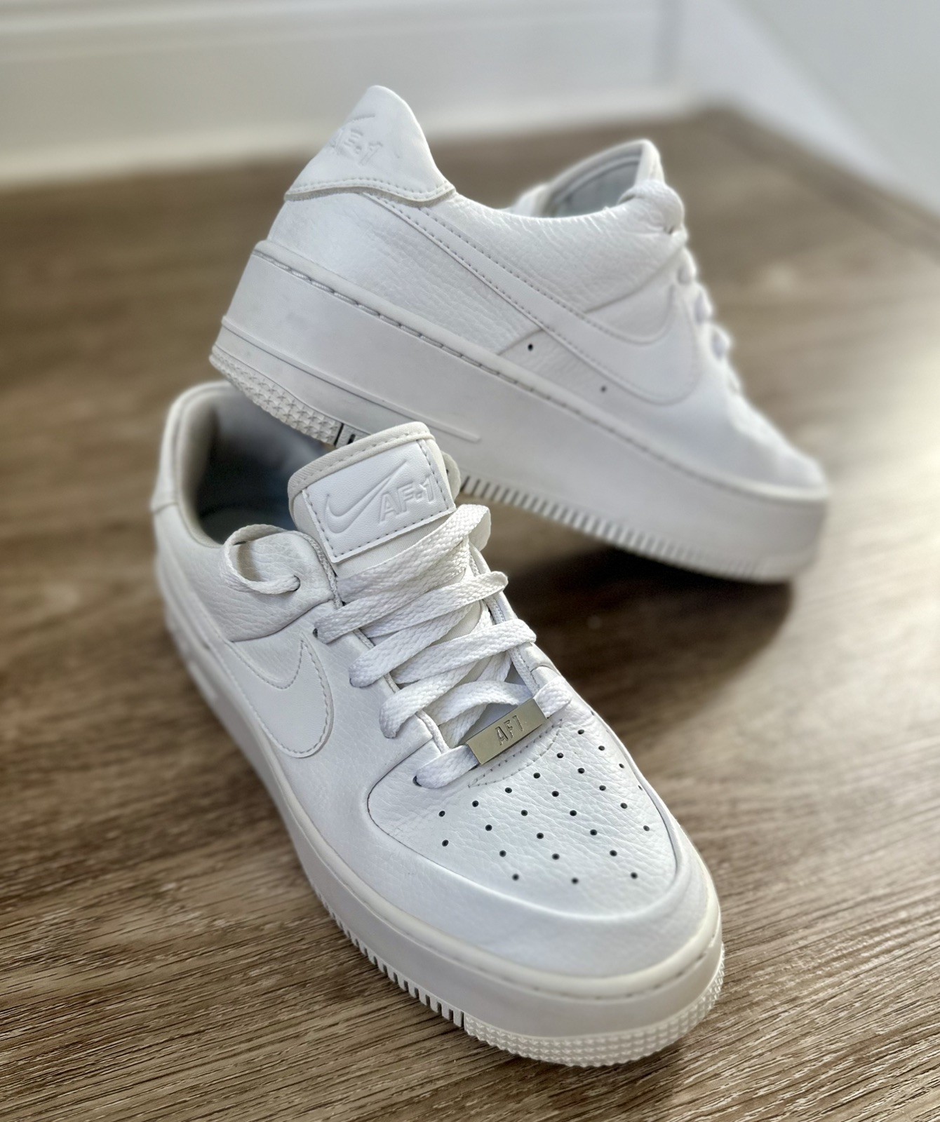 NIKE Air Force 1 Sage Low Women’s 7.5 Triple White Leather Streetwear EUC CLEAN