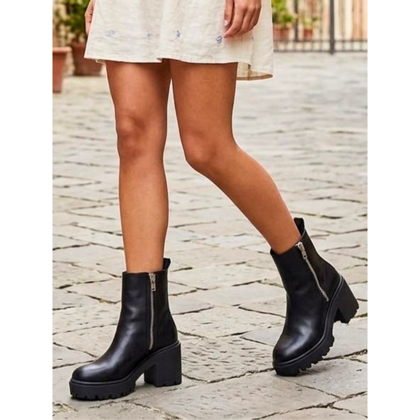 Urban Outfitters Black Double Zip Chunky Heel Boots Size 9 NIB Edgy Minimalist