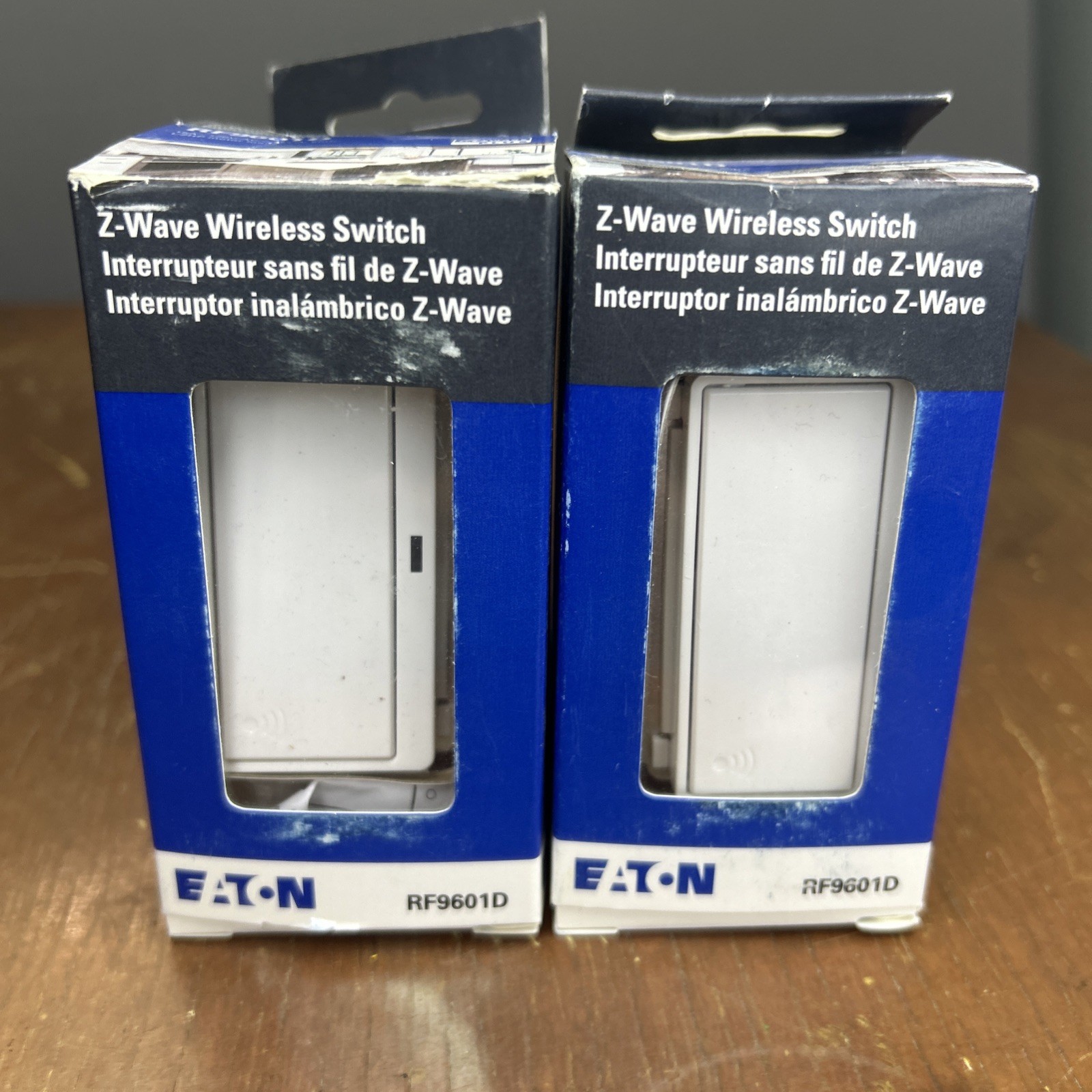 2 Eaton RF9601D Z-Wave Wireless Switch 15A 120VAC/c.a./CA; 60Hz