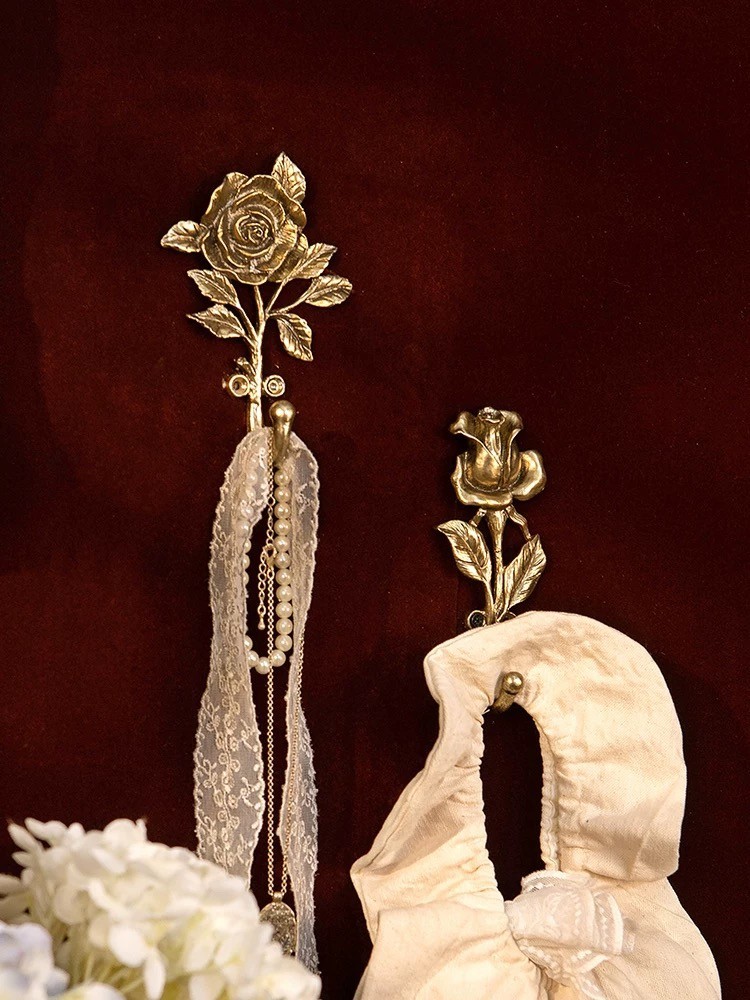 Victorian Floral Wall Hook Set – Ornate Rose Design Home Decor, Chic Gold Hanger