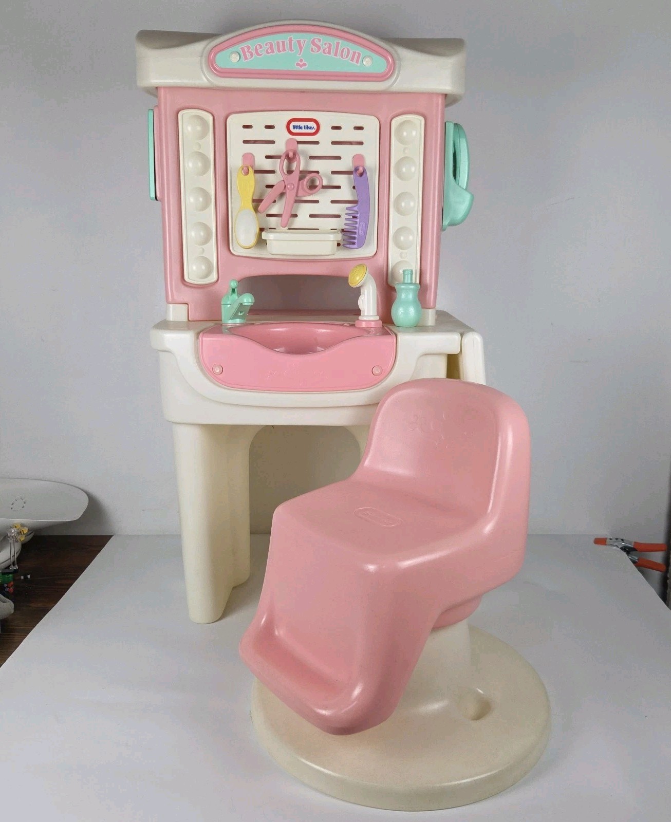 VINTAGE LITTLE TYKES Beauty Salon Vanity Make Up Play Set W/ Accessories & Chair