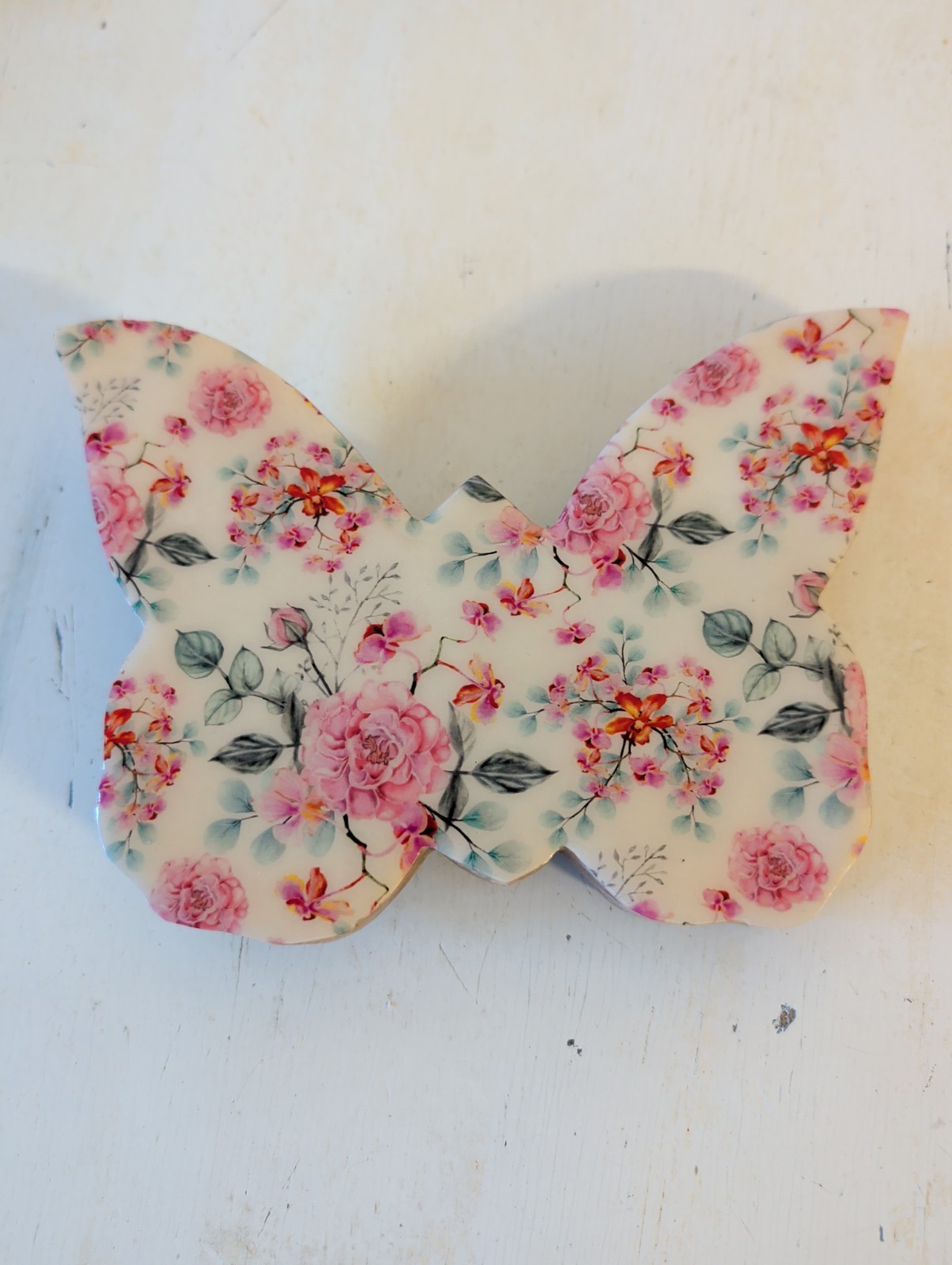 LAURA ASHLEY Wood Floral Pink & Ivory Butterfly Shaped Hanging Wall Decor M73