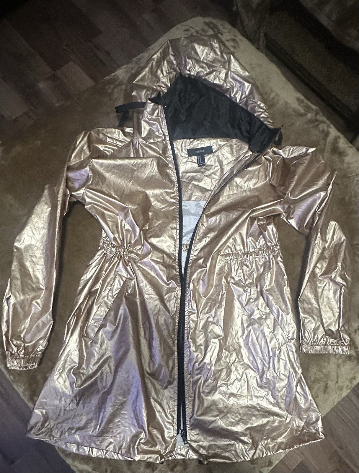 Metallic Gold Forever 21 Rain Jacket  Size Medium. Trendy Gen Z Fashion 