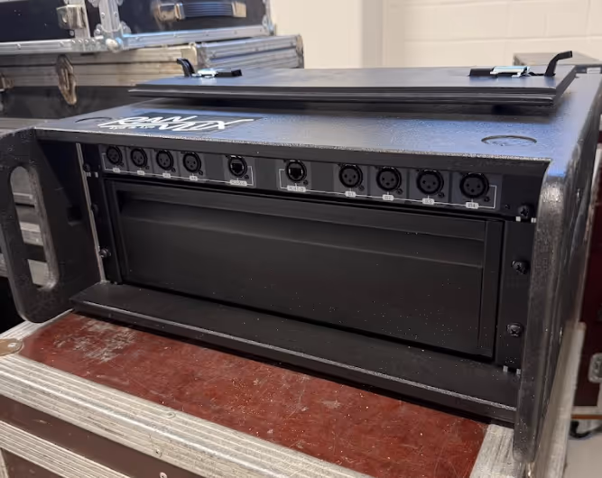 Rack m. RJ45 DMX (NYT)