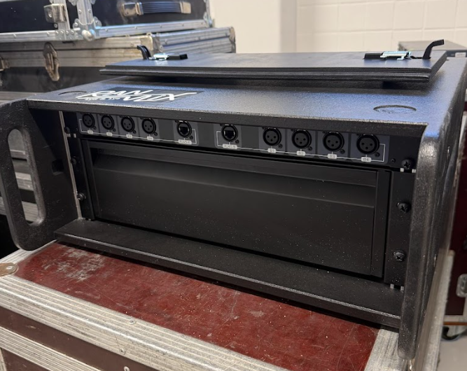 Rack m. RJ45 DMX (NYT)
