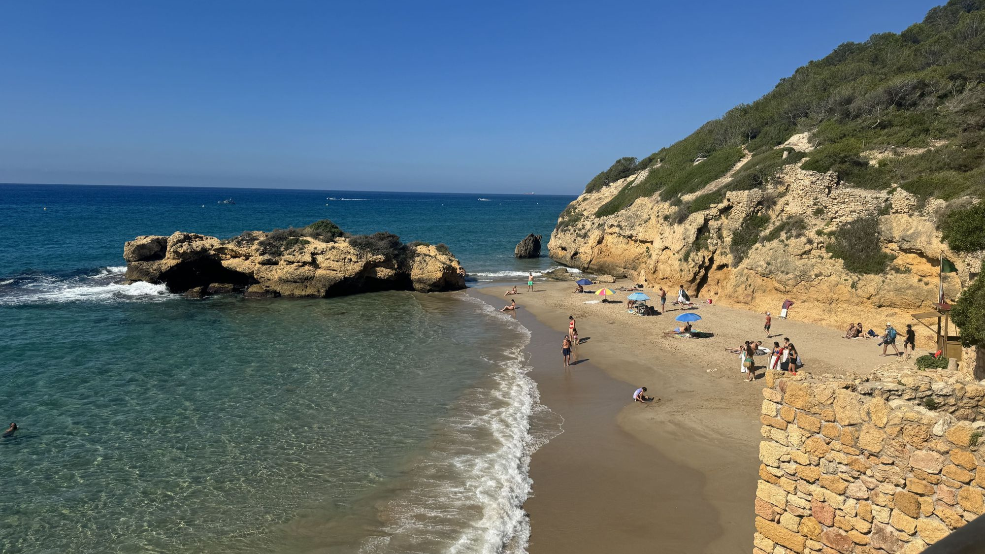 AL MUNEERA BTS photo