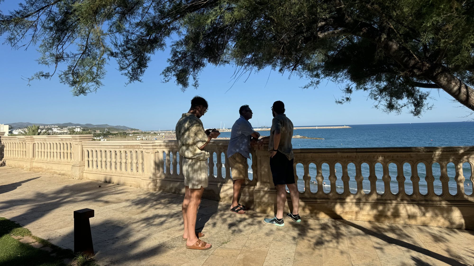 AL MUNEERA BTS photo