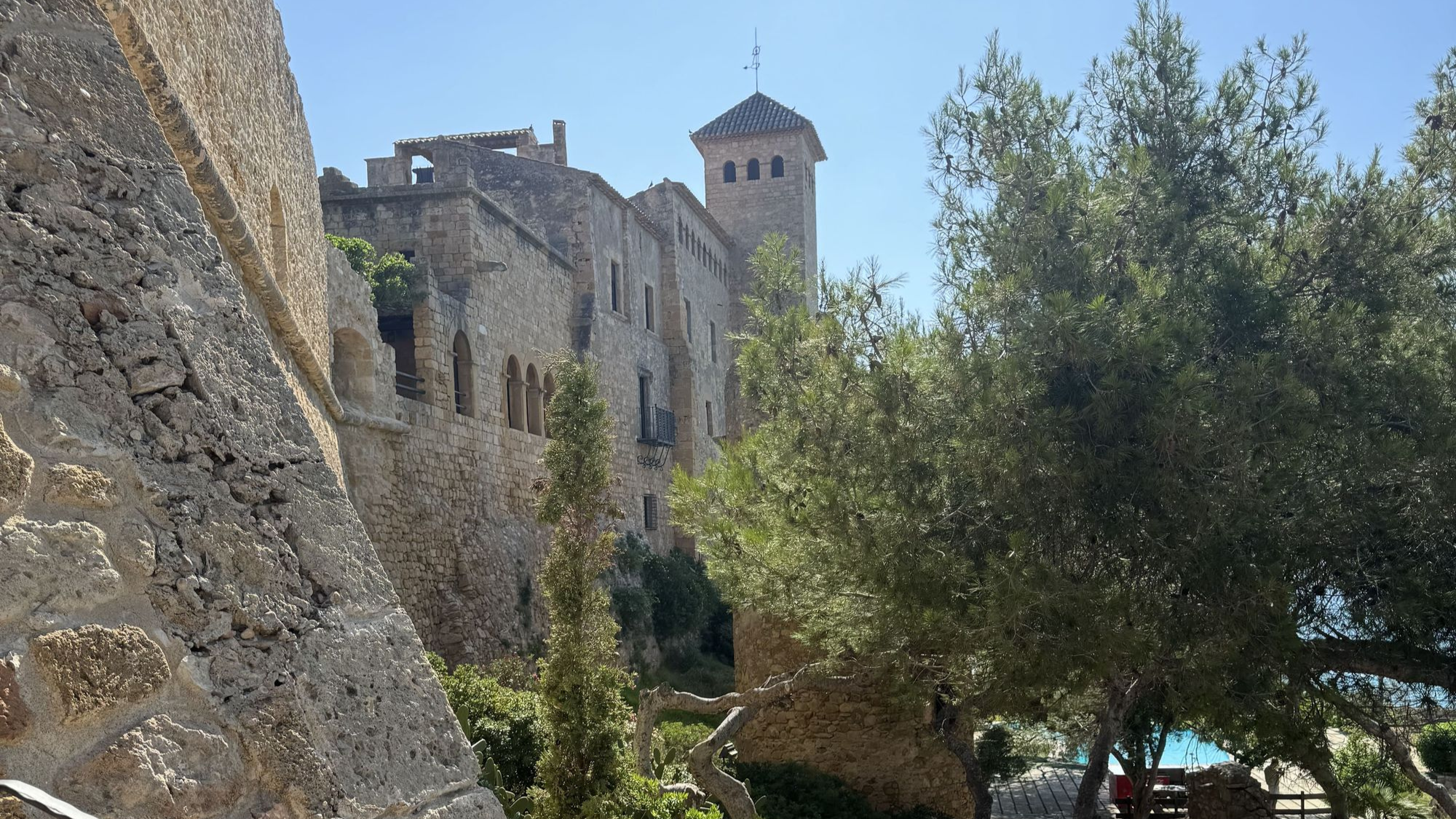 AL MUNEERA BTS photo