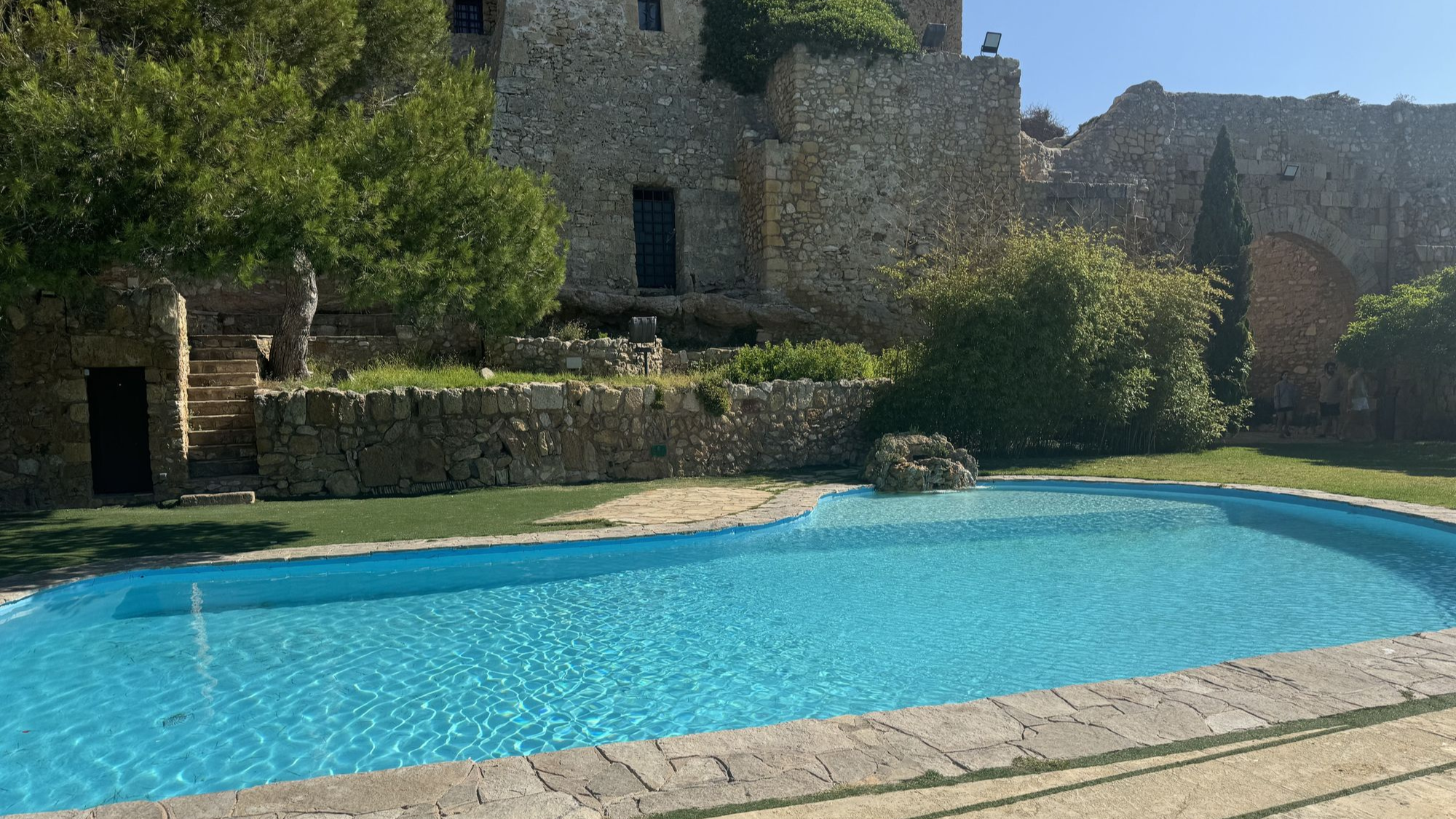 AL MUNEERA BTS photo