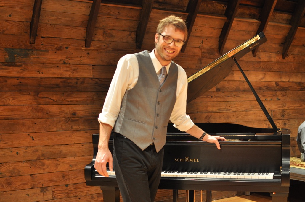 Caleb Nei Returns for the November Bistro Concert