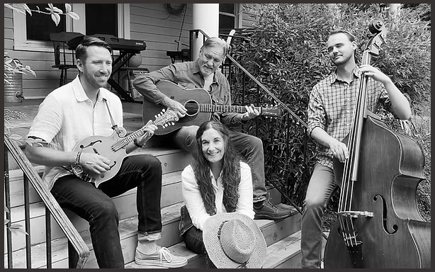 Kate MacLeod Returns to the Bistro