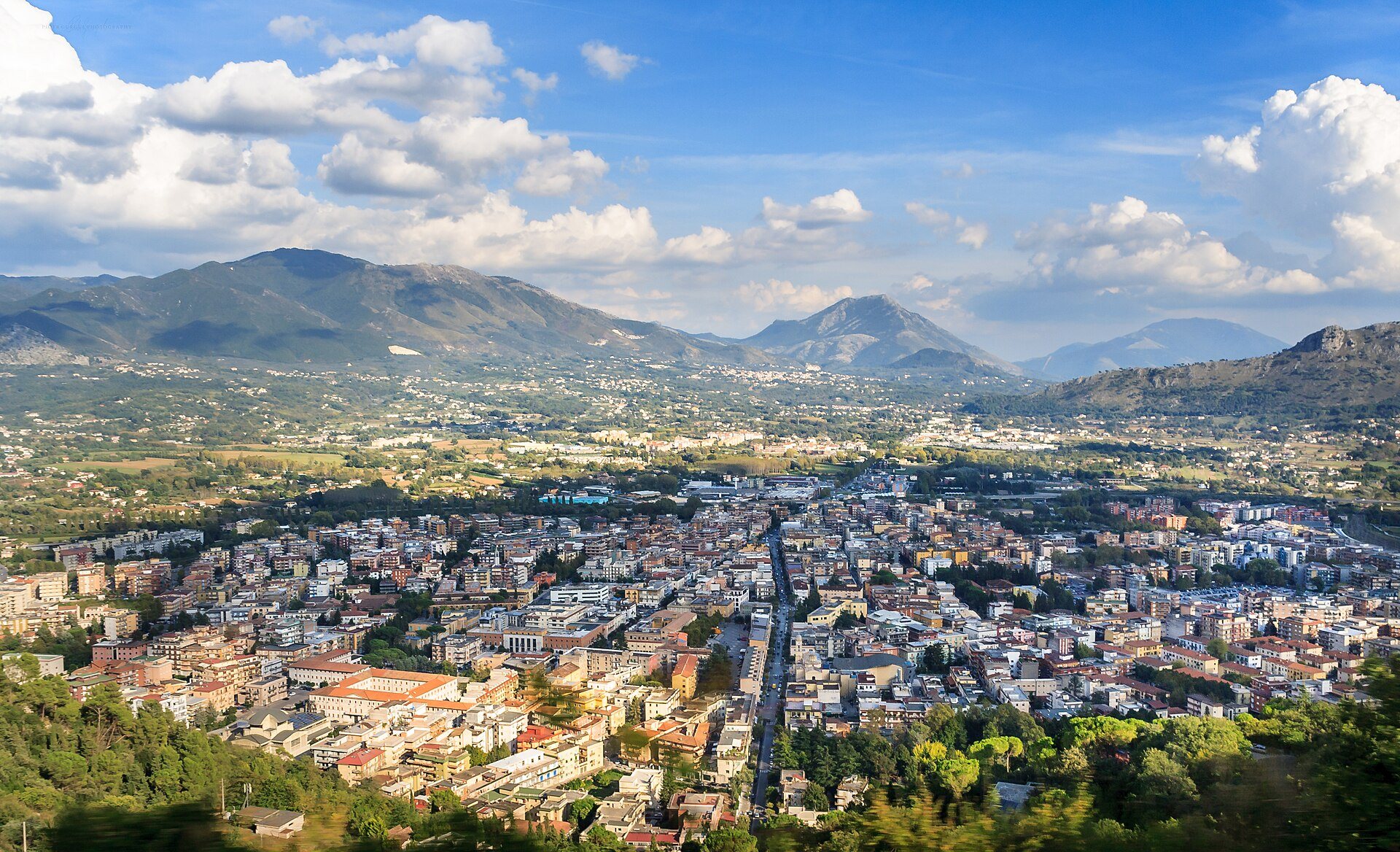 Cassino and its valley seen from above
