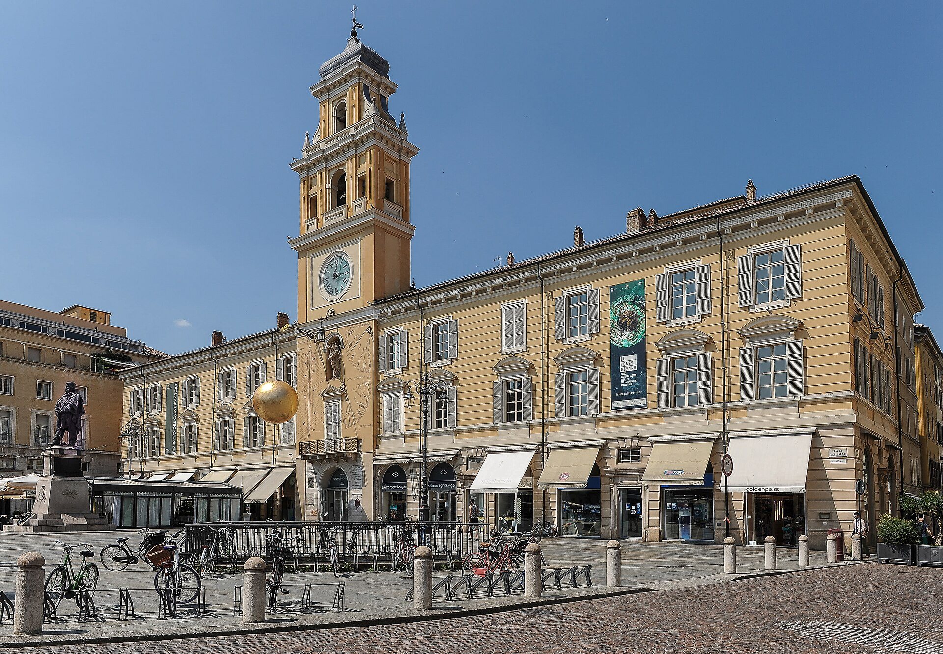 Piazza Garibaldi and the Palazzo del Governatore in Parma