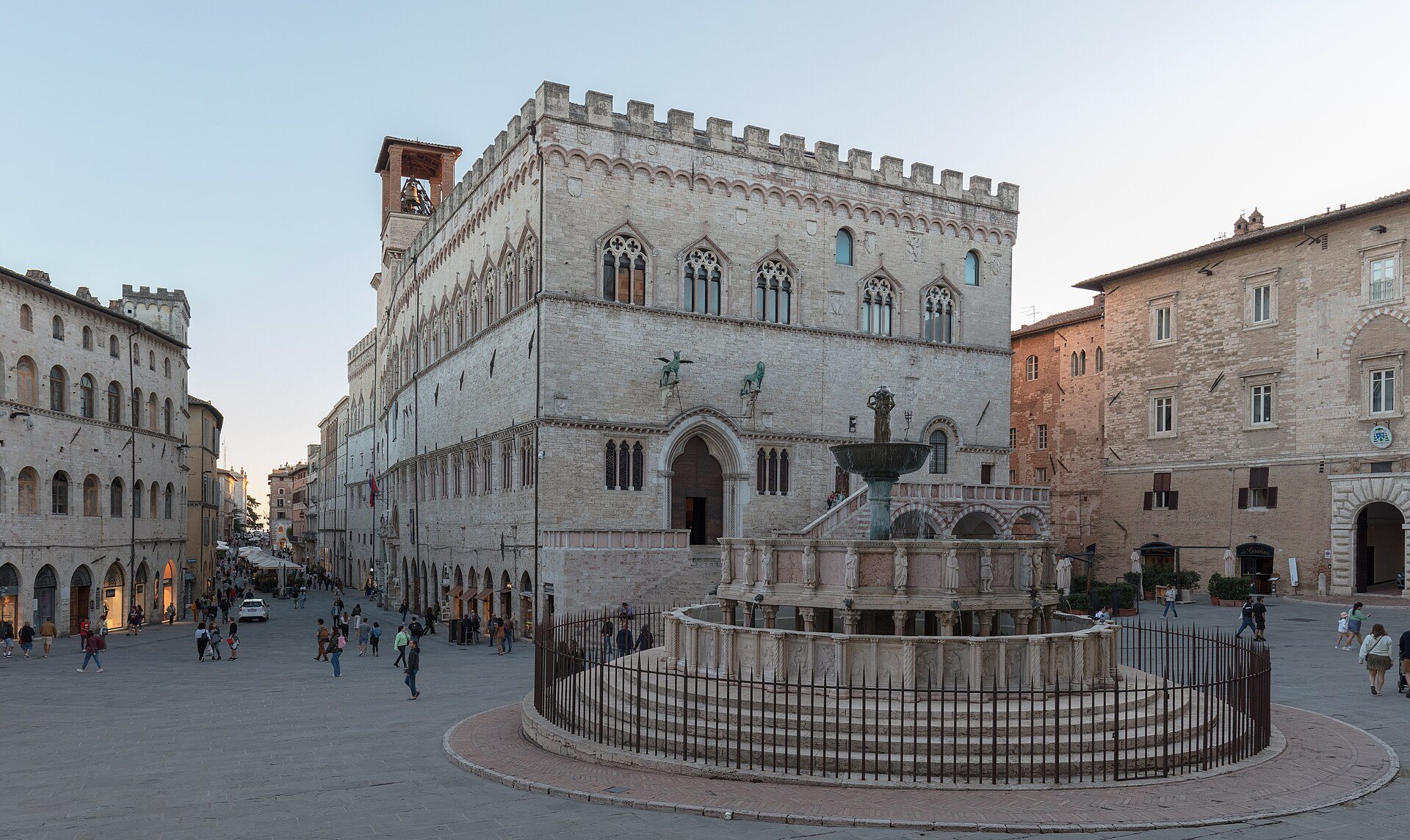 Piazza IV Novembre and the Fontana Maggiore in Perugia
