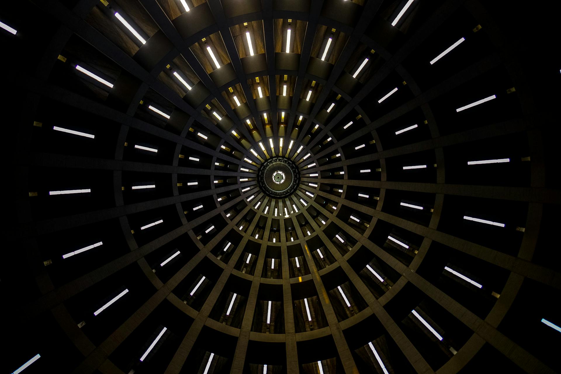 Niederwinkelfotografie Des Tunnels
