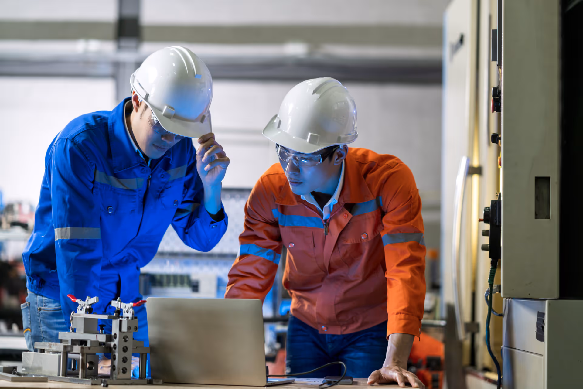 Advancing Construction Site Safety: Empowering with CCTV Cameras, Mobile Apps, and AI