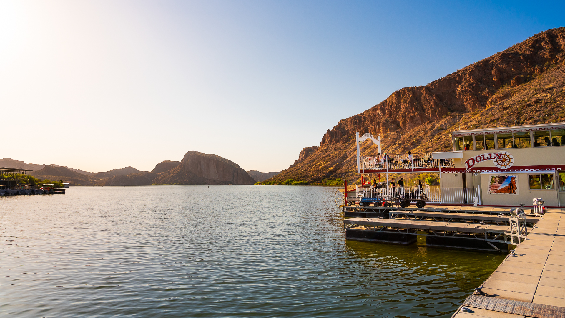 The Dolly Steamboat awaits passengers for its dinner cruise. Credit: An Pham.