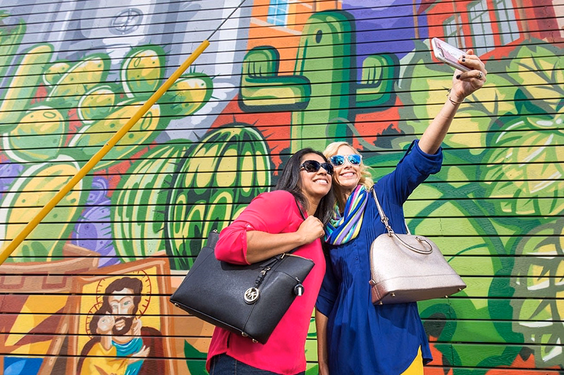 Chandler girls selfie