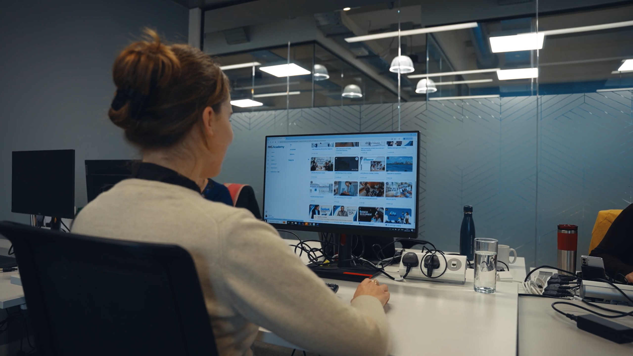 Employee using Thrive LMS on desktop