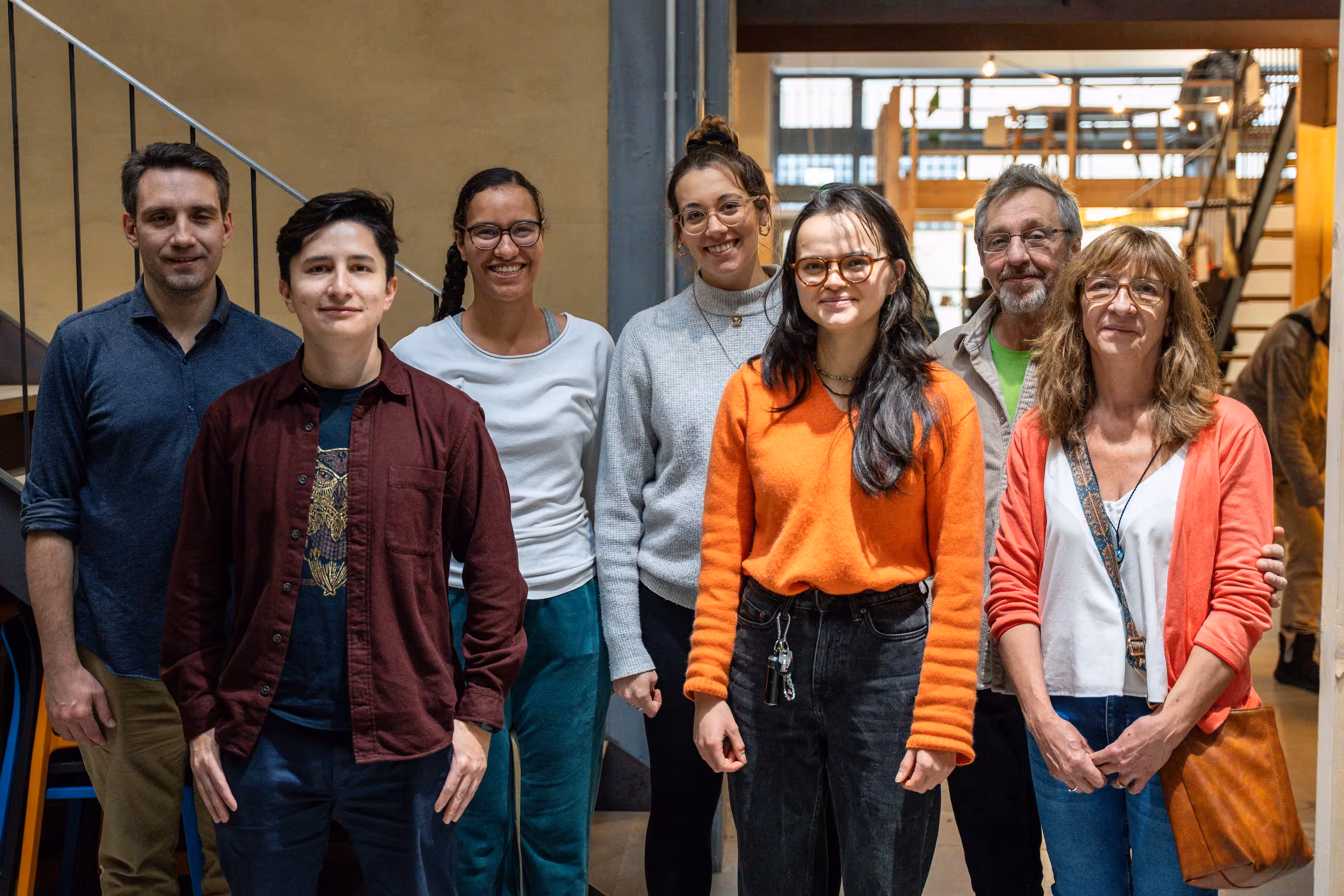 Das Organisationsteam von Sehbehindert – aber Richtig e.V. beim ersten Secondhand-Basar in München-Sendling. Links im Bild: Daniel Musizza, Vorstandsvorsitzender des Vereins