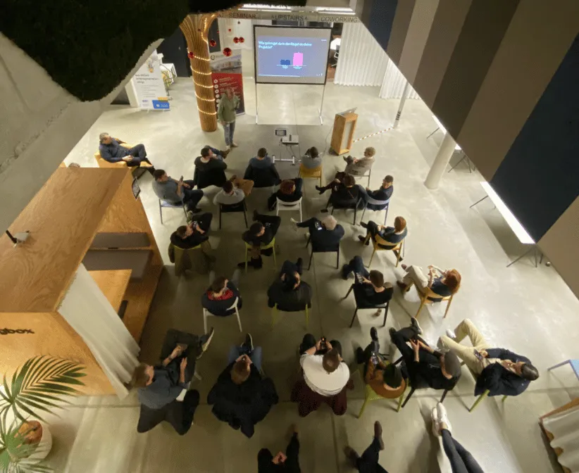 Einstein1 – Event im Event Space von oben fotografiert