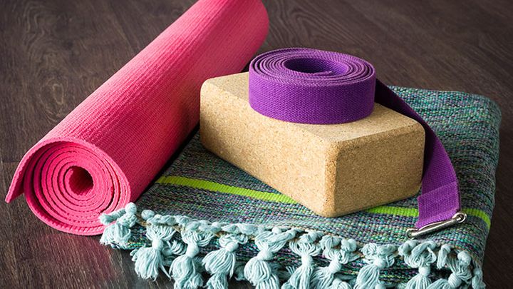 guide-to-yoga-props-00-722x406.jpg
