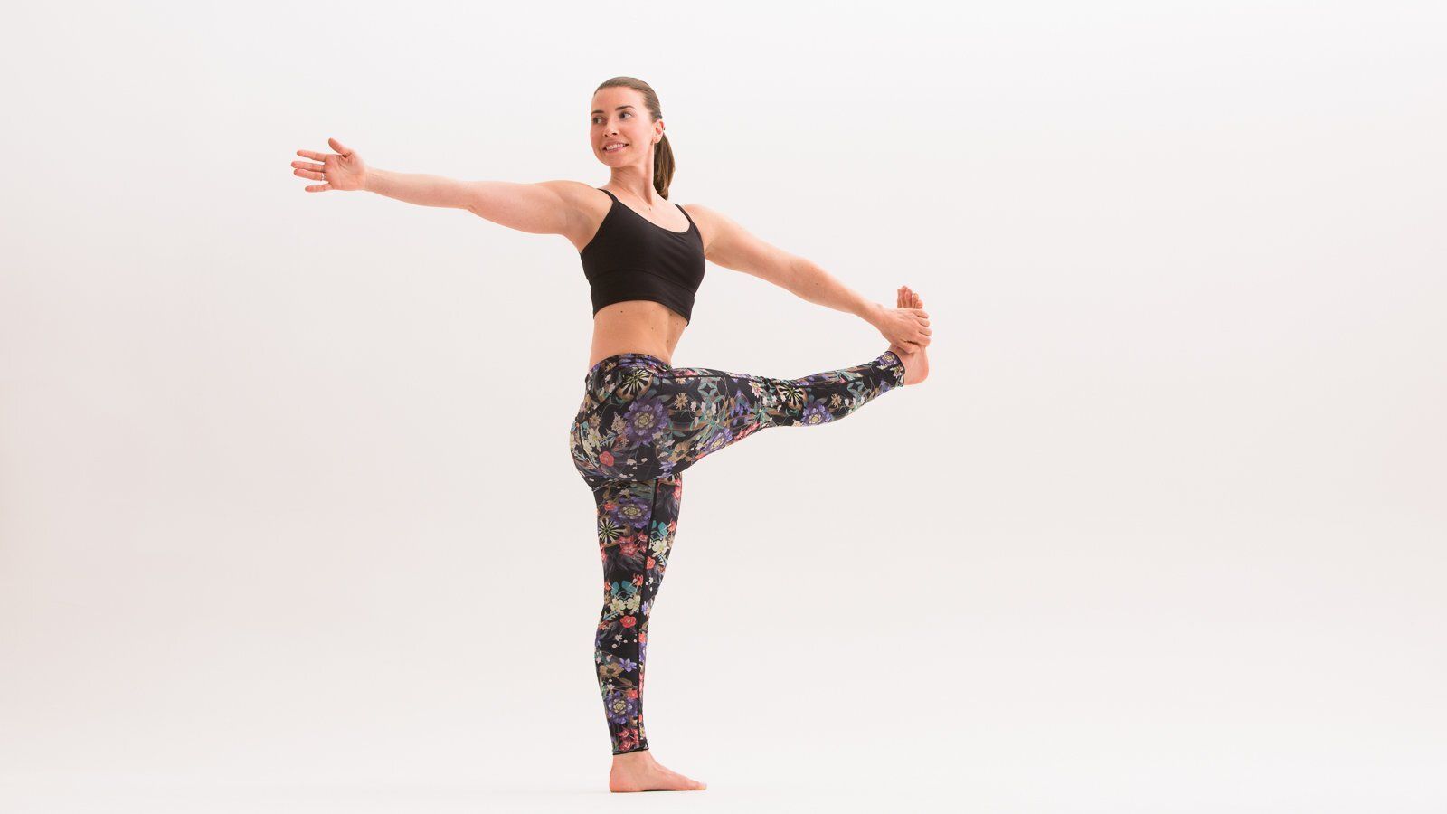 11-_3_.jpg Parivrtta Hasta Padangusthasana (Revolved Big Toe Pose)
